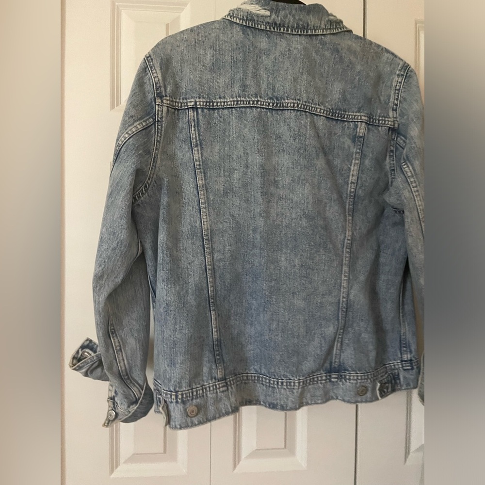 Old Navy Denim Jacket XL Light Wash Distressed Jean Jacket Classic Trucker - Picture 2 of 3